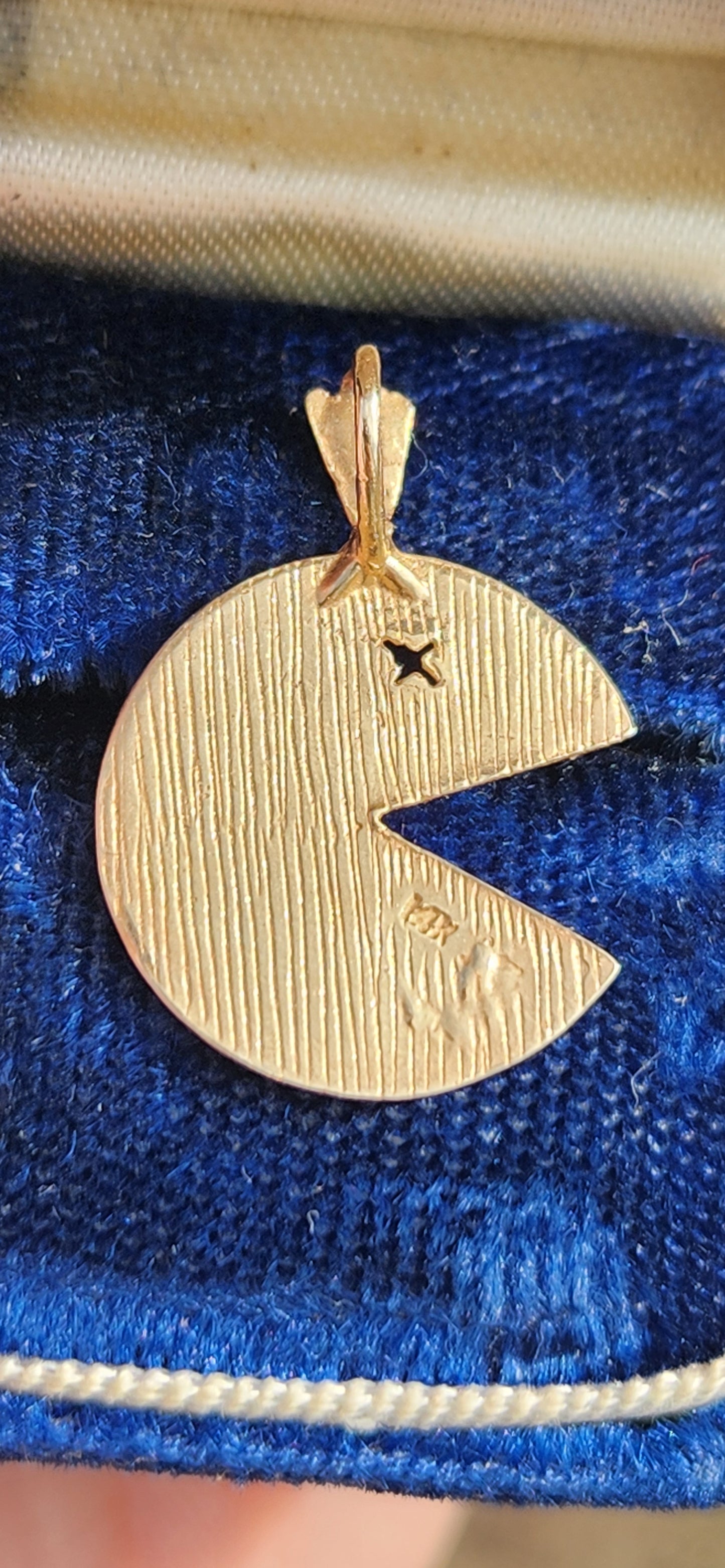14k Vintage Pac-Man Charm 👻