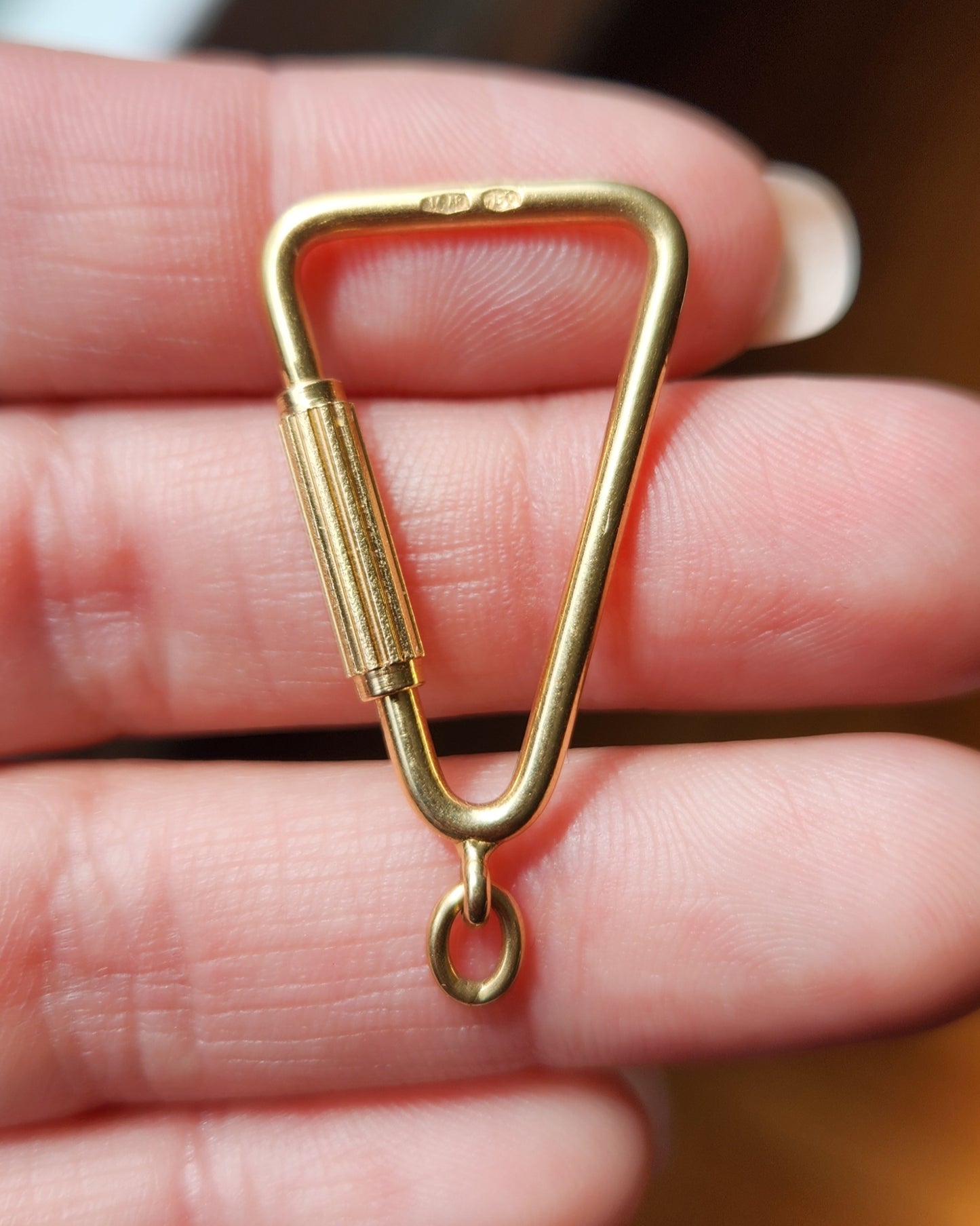 Vintage 18k UnoAErre Triangular Carabiner