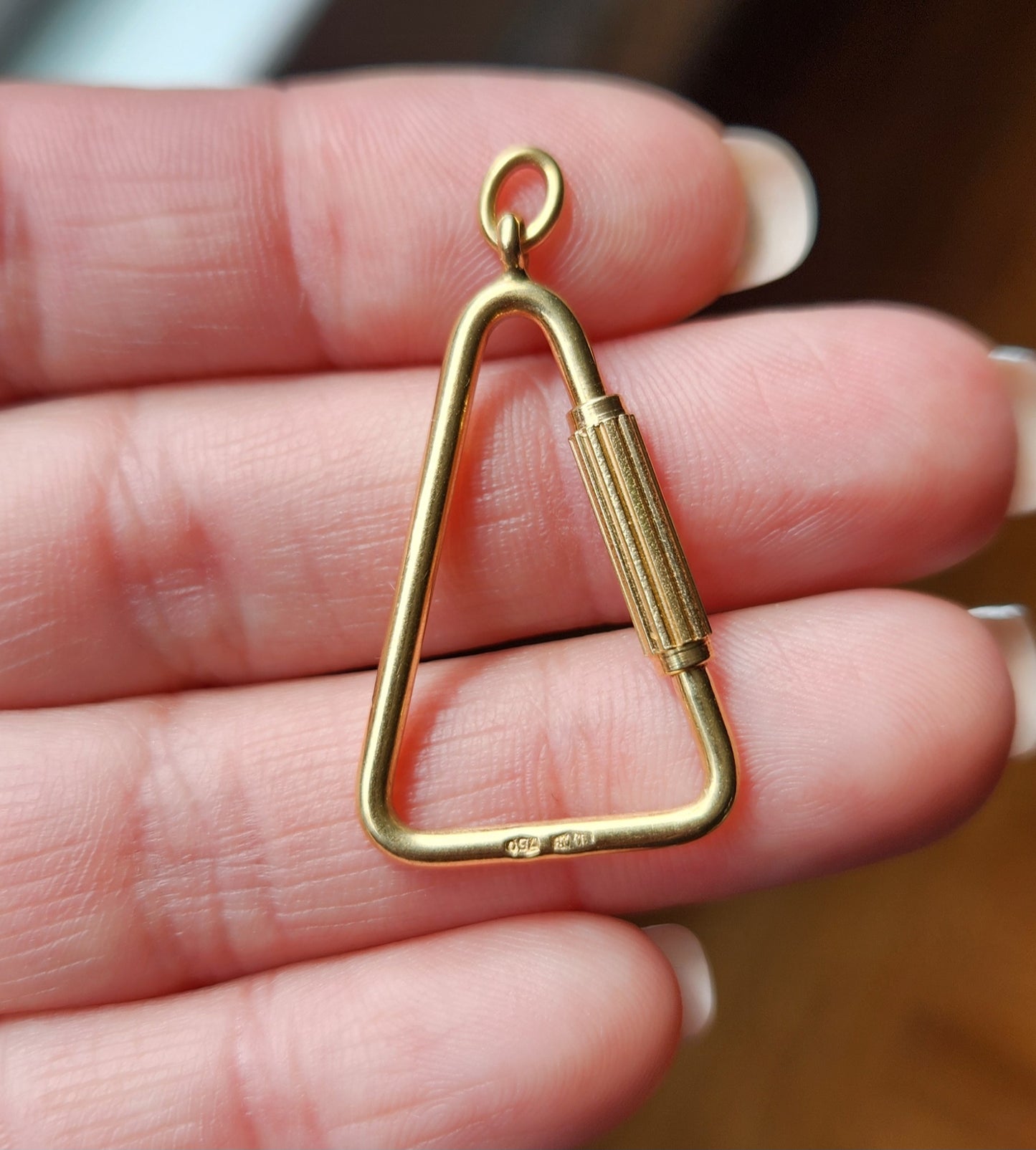 Vintage 18k UnoAErre Triangular Carabiner