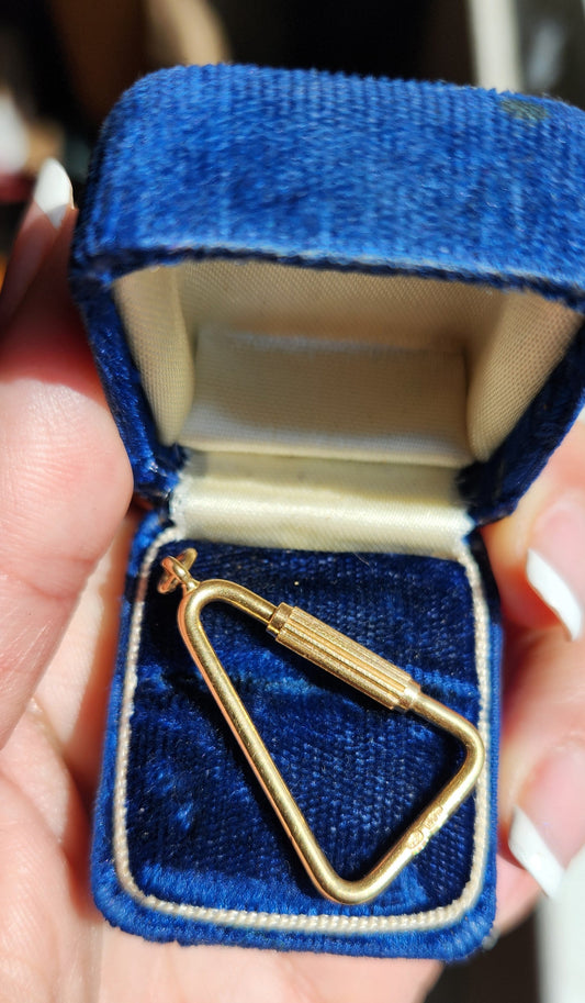 Vintage 18k UnoAErre Triangular Carabiner